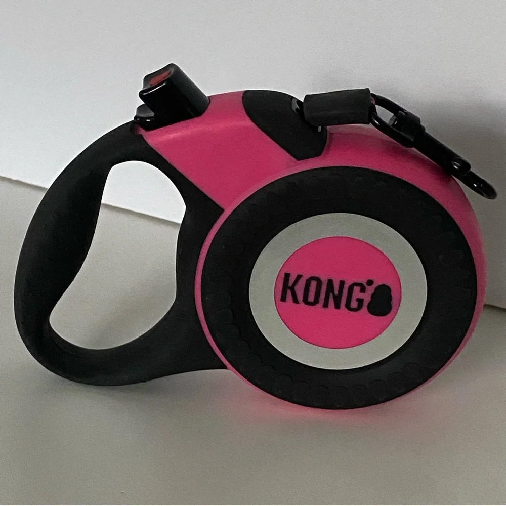 KONG Retractable Dog Leash Up To 55 Pound Dog 15 Feet Long Small Medium Pink